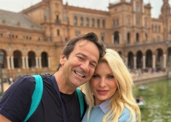 Ελένη-Μενεγάκη-–-Μάκης-Παντζόπουλος:-Επέστρεψαν-από-τη-Σεβίλλη-μετά-τις-πασχαλινές-διακοπές