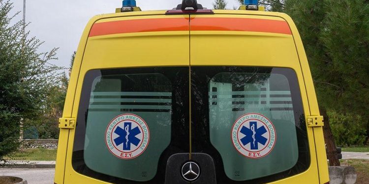 Μηχανή-παρέσυρε-ανήλικη-στη-Λιοσίων-–-Ο-οδηγός-την-εγκατέλειψε,-σε-κρίσιμη-κατάσταση-στο-ΚΑΤ-το-κορίτσι