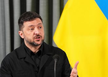 Βολοντίμιρ-Ζελένσκι:-Πέντε-άνθρωποι-σκοτώθηκαν-από-πυρά-ενόπλου-στο-Κίεβο
