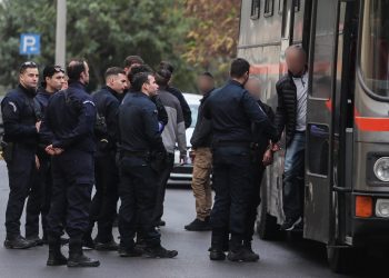 Πώς-αποκαλύφθηκε-το-δράμα-της-οικογένειας-με-τον-αστυνομικό-της-Βουλής-που-κακοποιούσε-τα-παιδιά-του-–-Γιατί-αθωώθηκε-η-μητέρα