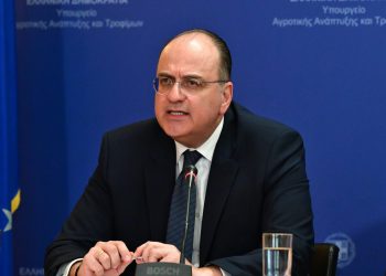 Το-παρασκήνιο-της-παραίτησης-του-Μακάριου-Λαζαρίδη