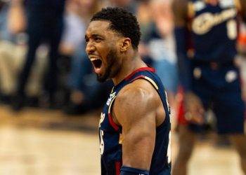 Έκαναν-εύκολα-το-1-0-οι-Καβαλίερς-απέναντι-στους-Ράπτορς-με-«καυτό»-Μίτσελ