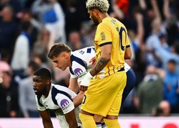 Τότεναμ-–-Μπράιτον-2-2:-Σοκ-στο-90+5′-για-τους-Πετεινούς-–-15-ματς-χωρίς-νίκη