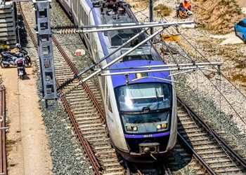 Ακινητοποιήθηκε-αμαξοστοιχία-που-εκτελούσε-το-δρομολόγιο-Θεσσαλονίκη-–-Έδεσσα-λόγω-πτώσης-δέντρου-–-Πώς-θα-εξυπηρετηθούν-οι-επιβάτες