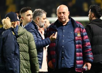 Έξαλλος-ο-Αχιλλέας-Μπέος-μετά-το-Άρης-–-Βόλος:-«Αν-έχεις-λίγη-τσίπα-κύριε-Λανουά,-να-μας-αδειάσεις-τη-γωνιά»