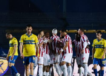 Παναιτωλικός-–-Πανσερραϊκός-2-3:-Δεύτερη-νίκη-στα-πλέι-άουτ-και-εκτός-της-«ζώνης»-του-υποβιβασμού-οι-Σερραίοι