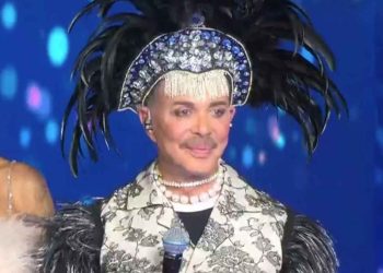 Λάκης-Γαβαλάς:-Ερμήνευσε-το-«Είμαι-κορίτσι-ζόρικο»-και-η-Πάνια-τον-αποθέωσε