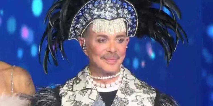 Λάκης-Γαβαλάς:-Ερμήνευσε-το-«Είμαι-κορίτσι-ζόρικο»-και-η-Πάνια-τον-αποθέωσε