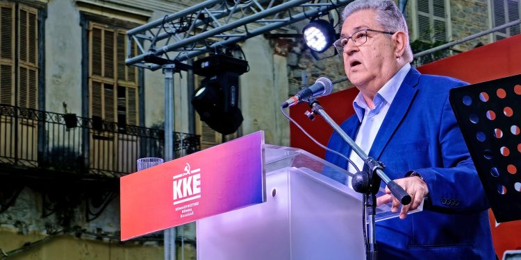 Εκδήλωση-τιμής-από-το-ΚΚΕ-στους-εξόριστους-κομμουνιστές-της-Ακροναυπλίας-παρουσία-Κουτσούμπα