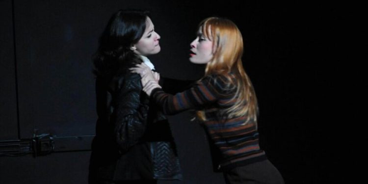 Με-επιτυχία-η-«Αντιγόνη»-στο-Θεσσαλικό-Θέατρο-–-Συνεχίζεται-αύριο-(φωτο)