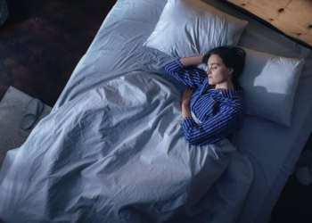 Ξύπνησες-πάλι-στις-03:00-τα-ξημερώματα;-Να-τι-συμβαίνει-με-τον-ύπνο-σου