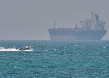 Βαρύ-κόστος-σε-πετρέλαιο-και-ασφάλεια-από-το-«άνοιξε-κλείσε»-των-Στενών-του-Ορμούζ-–-Το-ντόμινο-απειλεί-τις-εφοδιαστικές-αλυσίδες