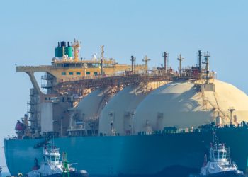 Δεξαμενόπλοια-lng-εγκλωβισμένα-στα-Στενά-του-Ορμούζ,-έκαναν-αναστροφή-μετά-το-νέο-κλείσιμο