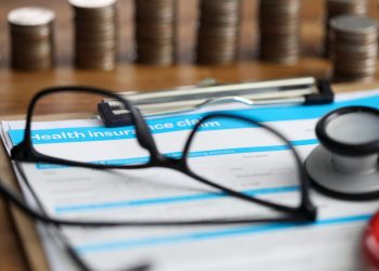 Προσπάθεια-για-φρένο-στις-αυξήσεις-στα-ασφάλιστρα-υγείας-(πίνακες)
