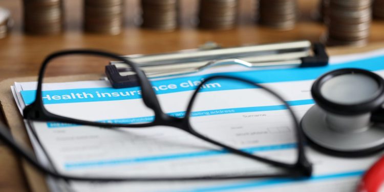 Προσπάθεια-για-φρένο-στις-αυξήσεις-στα-ασφάλιστρα-υγείας-(πίνακες)
