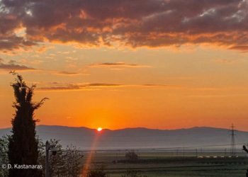 Υπέροχη-ανατολή-του-ήλιου-στη-Λάρισα-(ΦΩΤΟ)