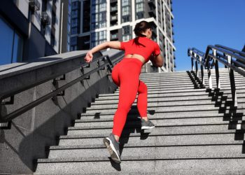 Κάθετη-προπόνηση-–-Τι-είναι-και-γιατί-αξίζει-να-γίνει-μέρος-της-καθημερινότητά-σας