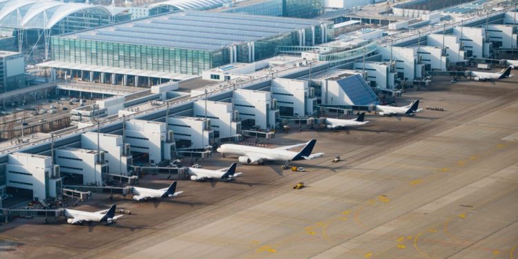 Οι-αεροπορικές-εταιρείες-κόβουν-ταξίδια-και-καθηλώνουν-πτήσεις-για-να-αντιμετωπίσουν-την-εκτόξευση-του-κόστους-καυσίμων