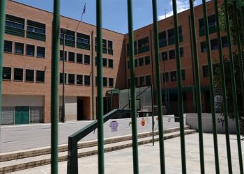 Επιστρέφουν-στα-θρανία-οι-μαθητές-–-Οι-αργίες-που-έρχονται-και-το-πρόγραμμα-λήξης-μαθημάτων-και-εξετάσεων