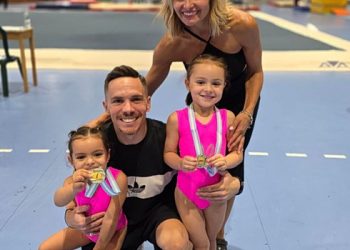 Λευτέρης-Πετρούνιας-–-Βασιλική-Μιλλούση:-Η-κόρη-τους-πήρε-4-μετάλλια-στον-πρώτο-αγώνα-της