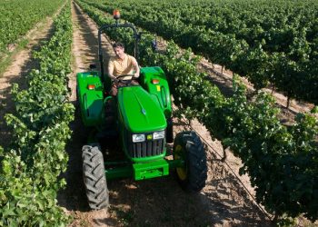 Εκτίναξη-τιμών-στα-λιπάσματα-–-Πίεση-στην-αγροτική-παραγωγή-λόγω-Μέσης-Ανατολής-–-Στα-ύψη-η-ουρία-έως-46%