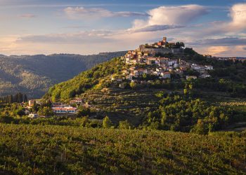 motovun:-Ένα-από-τα-πιο-γραφικά-και-λιγότερο-γνωστά-χωριά-της-Κροατίας