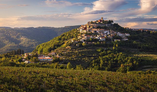 motovun:-Ένα-από-τα-πιο-γραφικά-και-λιγότερο-γνωστά-χωριά-της-Κροατίας