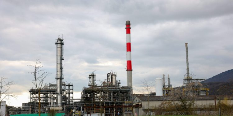 Πετρέλαιο-έως-500-εκατ-βαρέλια-με-αξία-50-δισ.-δολάρια-λείπει-από-την-αγορά-μετά-από-50-ημέρες-πολέμου-στη-Μέση-Ανατολή