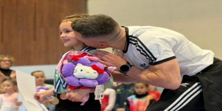 Συγκινημένος-ο-Λευτέρης-Πετρούνιας-για-τις-επιτυχίες-της-κόρης-του-στην-ενόργανη-γυμναστική