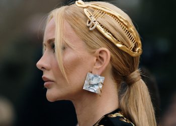 Το-πιο-εύχρηστο-προϊόν-μακιγιάζ-που-χαρίζει-λάμψη-και-ζωντάνια-στο-πρόσωπο