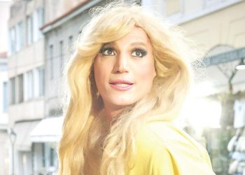 Η-«Αλίκη»-με-το-show-«de-grece»-οργώνει-την-Ελλάδα