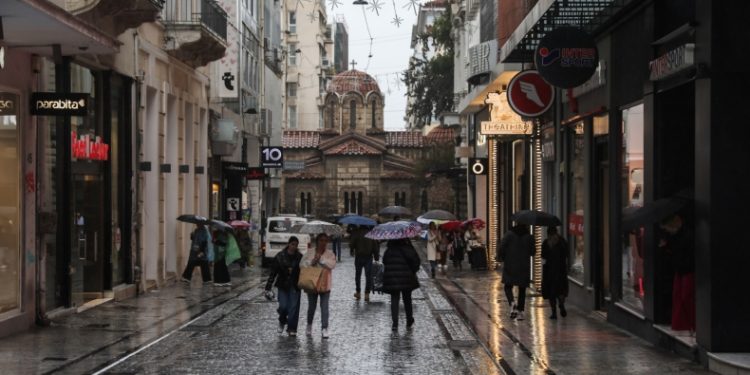 Καιρός:-Άστατη-εβδομάδα-με-βροχές-–-Πού-θα-«χτυπήσουν»-τα-φαινόμενα