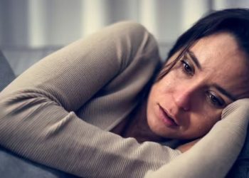 Το-ύπουλο-τέρας-της-κατάθλιψης:-Τα-συμπτώματα-στις-γυναίκες-και-ο-τρόπος-αντιμετώπισης