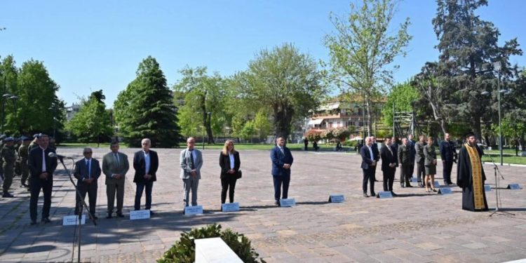 Γιορτάστηκε-στη-Λάρισα-η-Ημέρα-Φιλελληνισμού-και-Διεθνούς-Αλληλεγγύης-(φωτο-βίντεο)