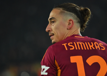 Τσιμίκας:-Μπέρδεψε-τις-φανέλες-και…-αποδοκιμάστηκε-από-τους-οπαδούς-της-Ρόμα-(pic)