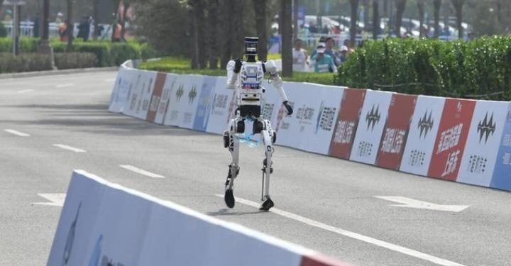 Ρομπότ-νίκησαν-ανθρώπους-σε-αγώνα-στο-Πεκίνο!-(vid)