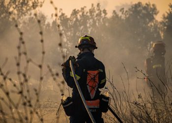 Ακράτα:-Καλύτερη-η-εικόνα-από-τη-φωτιά-που-ξέσπασε-το-Σάββατο-στην-Άμπελο-–-Δεν-απειλούνται-σπίτια