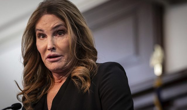 Έκκληση-της-Κέιτλιν-Τζένερ-στον-Τραμπ-για-τα-έγγραφα-ταυτοποίησης-των-διεμφυλικών-ατόμων:-«Δεν-μπορώ-να-ταξιδέψω»