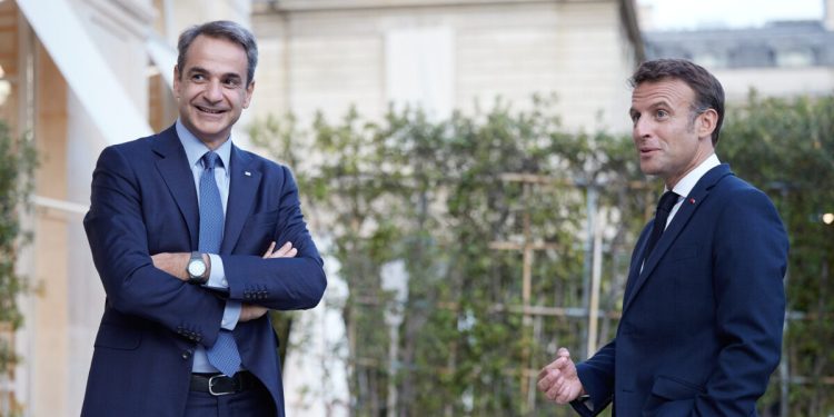 Στην-Αθήνα-ο-Εμάνουελ-Μακρόν-24-και-25-Απριλίου:-Εμβάθυνση-συνεργασίας-σε-άμυνα-και-οικονομία