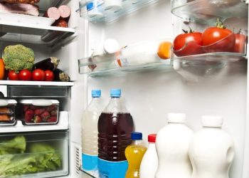 Το-λάθος-που-κάνουμε-όλοι-με-το-ψυγείο:-Γιατί-δεν-πρέπει-να-βάζετε-το-βούτυρο-στην-πόρτα-–-Ποιο-είναι-το-σωστό-σημείο-αποθήκευσης-για-μεγαλύτερη-διάρκεια-ζωής