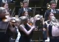 Βίντεο:-Μαέστρος-έριξε-κατά-λάθος-βιολί-του-18ου-αιώνα-αξίας-1-εκατομμυρίου-σε-συναυλία