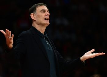 Μπαρτζώκας:-«Στην-Ελλάδα,-νομίζουν-ότι-τα-πάντα-περιστρέφονται-γύρω-από-το-Ολυμπιακός-–-Παναθηναϊκός»