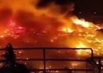 Μαλαισία:-Καταστροφική-φωτιά-έκαψε-πάνω-από-1.000-σπίτια-και-εκτόπισε-χιλιάδες-κατοίκους