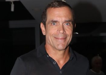 Κωνσταντίνος-Μαρκουλάκης:-Έχω-φίλους-που-προσεύχονται-για-να-τους-ακούσει-μια-ανώτερη-δύναμη,-εγώ-δεν-το-πιστεύω