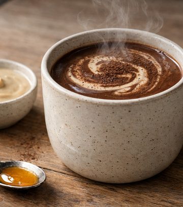 Ρόφημα-σοκολάτας-με-ταχίνι-και-μέλι