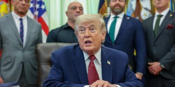 Τραμπ:-Τέλος-ο-κύριος-καλός!-Αν-το-Ιράν-δεν-δεχτεί-τη-δίκαιη-συμφωνία-που-προσφέρουμε,-θα-καταστρέψουμε-κάθε-υποδομή