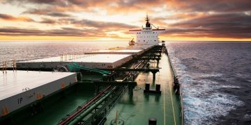 Στενά-του-Ορμούζ:-Αλλαγή-πορείας-για-δύο-δεξαμενόπλοια-μετά-από-εντολή-Ιράν