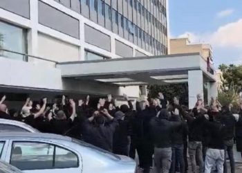 ΠΑΟΚ:-Σύνθημα-νίκης-από-τους-οπαδούς-πριν-την-αναχώρηση-για-Νέα-Φιλαδέλφεια