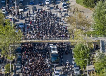 ΑΕΚ-–-ΠΑΟΚ:-Παρουσία-οπαδών-αναχώρησε-η-αποστολή-του-«δικεφάλου-του-Βορρά»-για-την-allwyn-arena