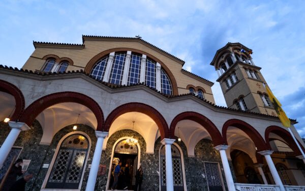 Κάθε-Πέμπτη-οι-Παρακλήσεις-του-Αγίου-Λουκά-στον-Άγιο-Αχίλλιο